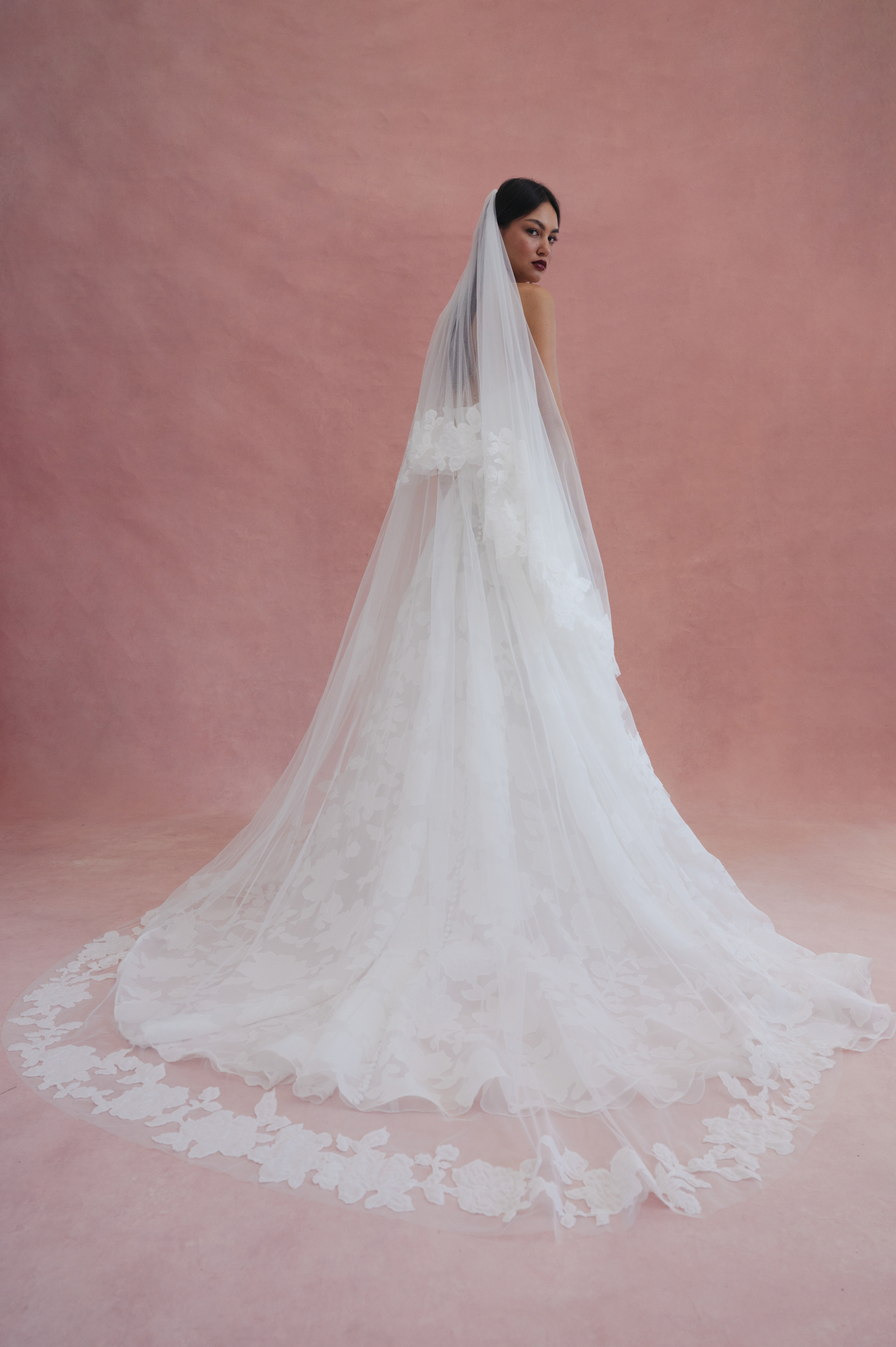 SKYLAR veil V22654 Ivory 2 tier 120" sale $800