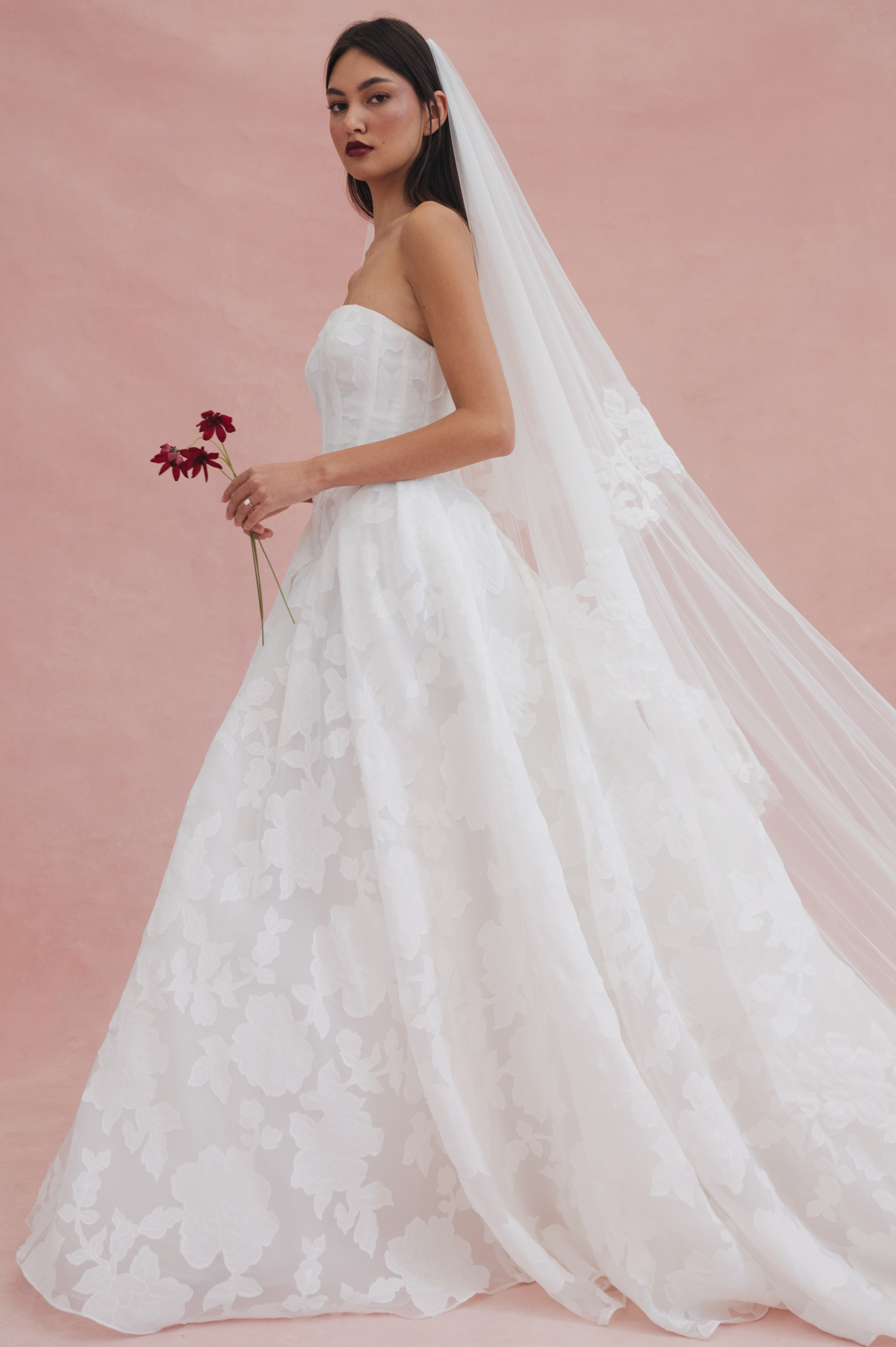 SKYLAR veil V22654 Ivory 2 tier 120" sale $800